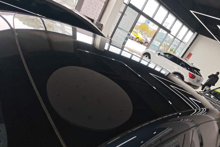 Used Nissan N7 2025 625 Max Roof