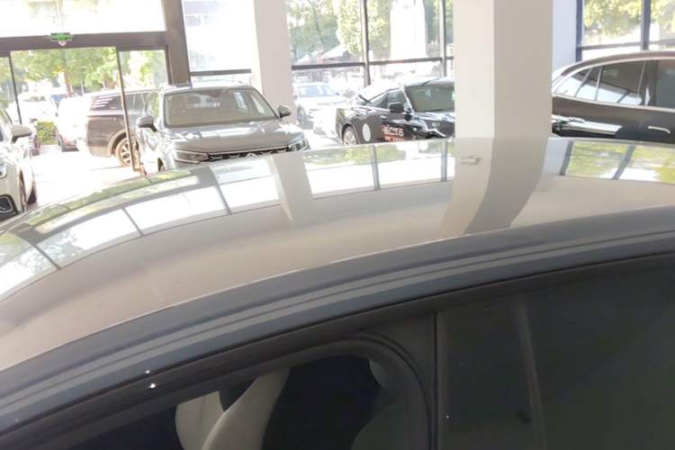 Used Nissan N7 2025 625 Max Roof