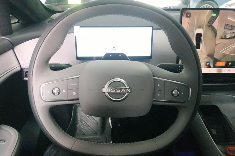 Used Nissan N7 2025 625 Max Steering Wheel