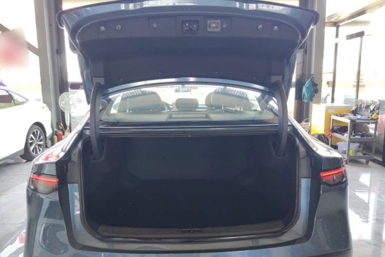 Used Nissan N7 2025 510 Max Trunk