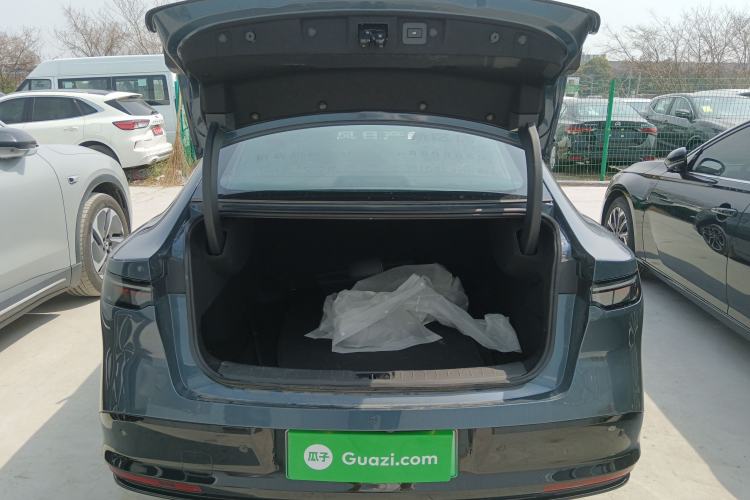Used Nissan N7 2025 625 Max Trunk