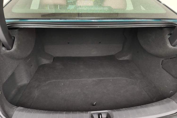 Used Nissan N7 2025 510 Pro Trunk