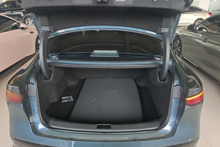 Used Nissan N7 2025 510 Max Trunk