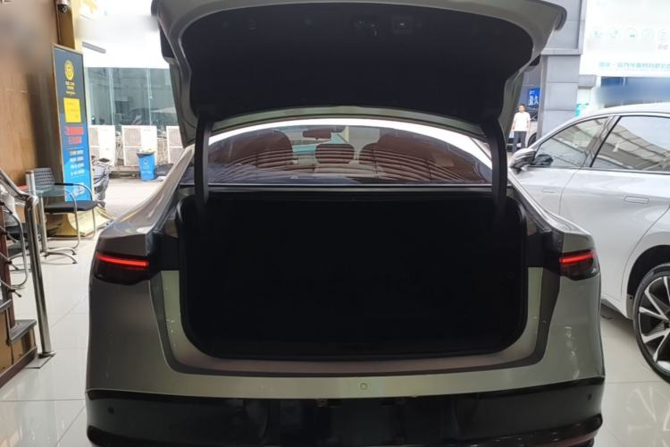 Used Nissan N7 2025 510 Max Trunk