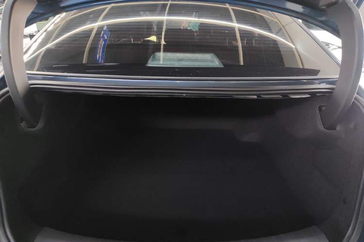 Used Nissan N7 2025 625 Pro Trunk