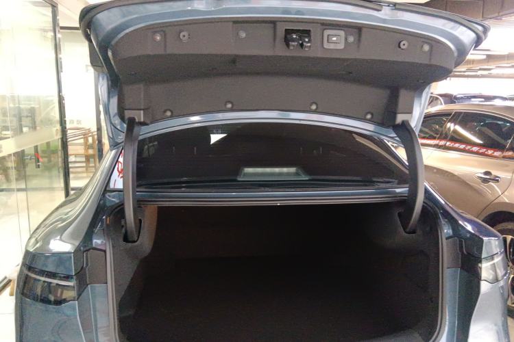 Used Nissan N7 2025 510 Pro Trunk