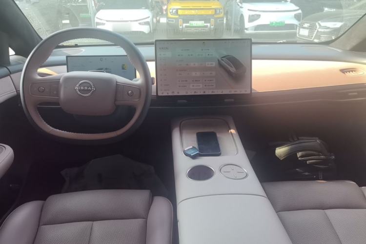 Used Nissan N7 2025 510 Max Center Console