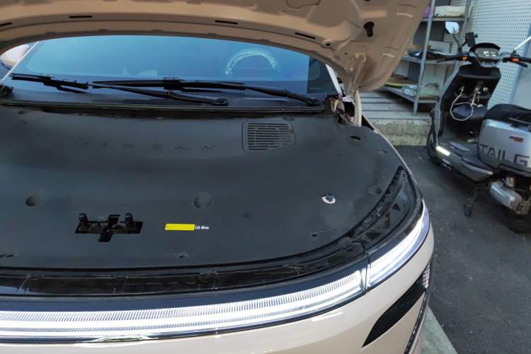 Used Nissan N7 2025 625 Max Engine Bay Left