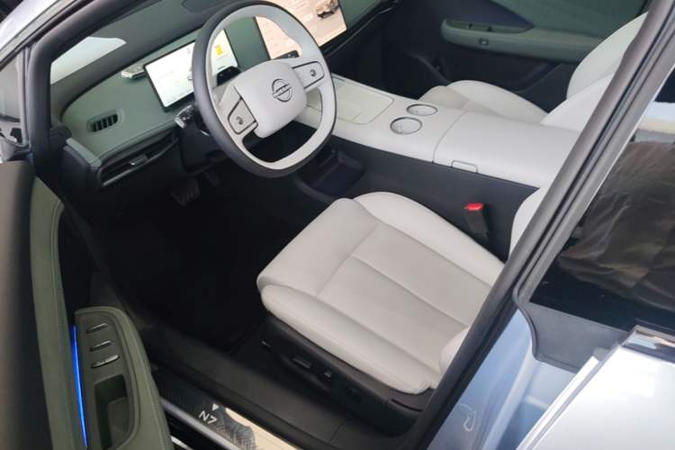 Used Nissan N7 2025 625 Max Driver Seat