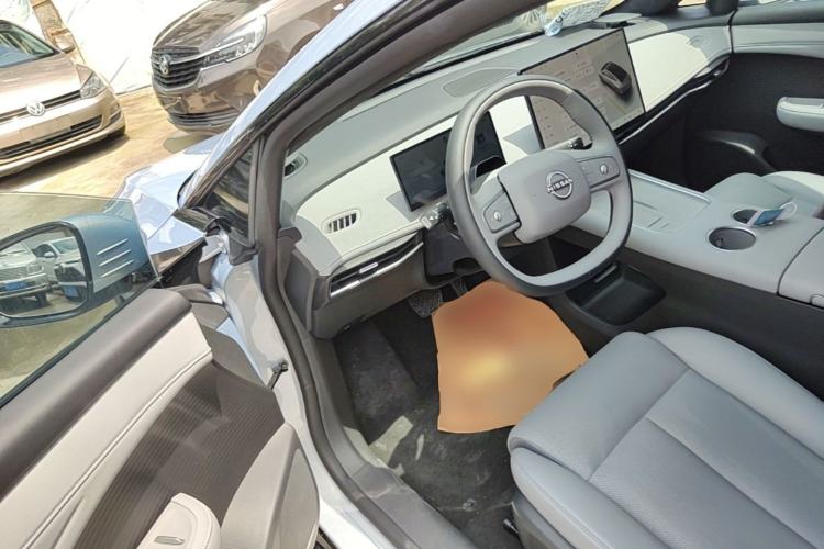 Used Nissan N7 2025 510 Max Driver Seat