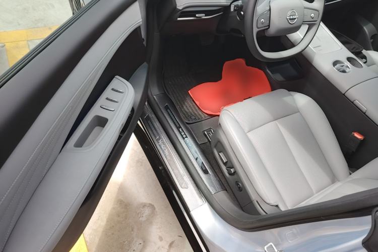 Used Nissan N7 2025 625 Max Driver Seat
