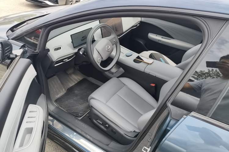Used Nissan N7 2025 510 Max Driver Seat