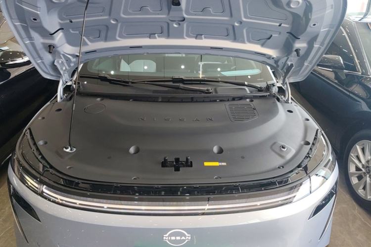 Used Nissan N7 2025 625 Max Engine Bay