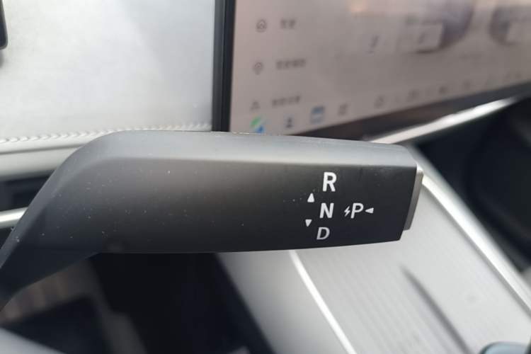 Used Nissan N7 2025 510 Max Gear Lever