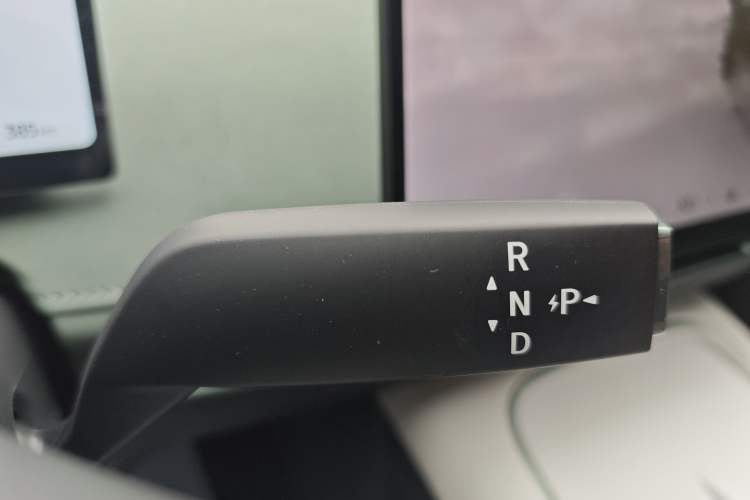 Used Nissan N7 2025 625 Max Gear Lever