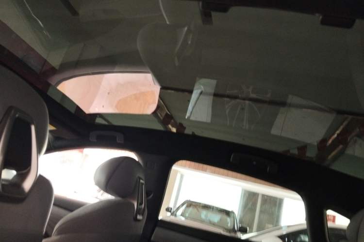 Used Nissan N7 2025 625 Max Headliner