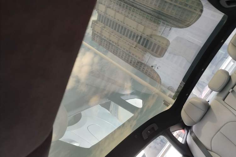 Used Nissan N7 2025 625 Max Headliner