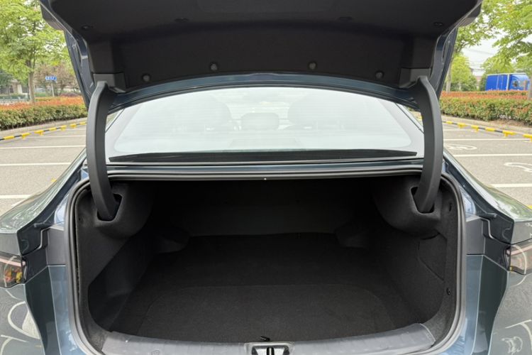 Used Nissan N7 2025 510 Max Interior 11