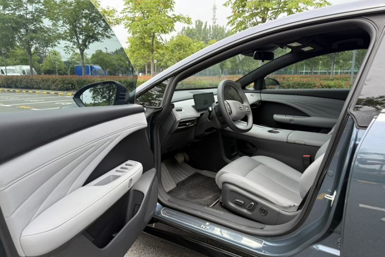 Used Nissan N7 2025 510 Max Interior 4