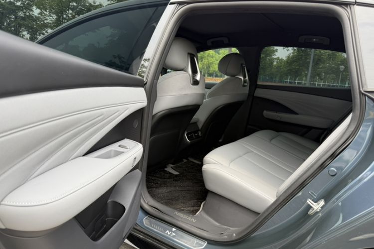 Used Nissan N7 2025 510 Max Interior 5