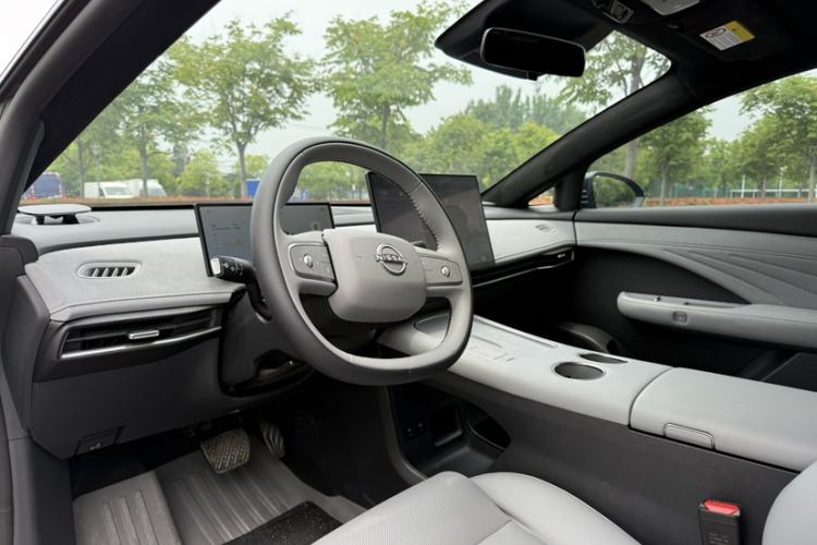 Used Nissan N7 2025 510 Max Interior 6