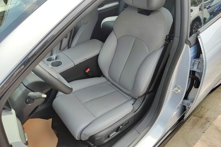 Used Nissan N7 2025 510 Max Left Front Seat