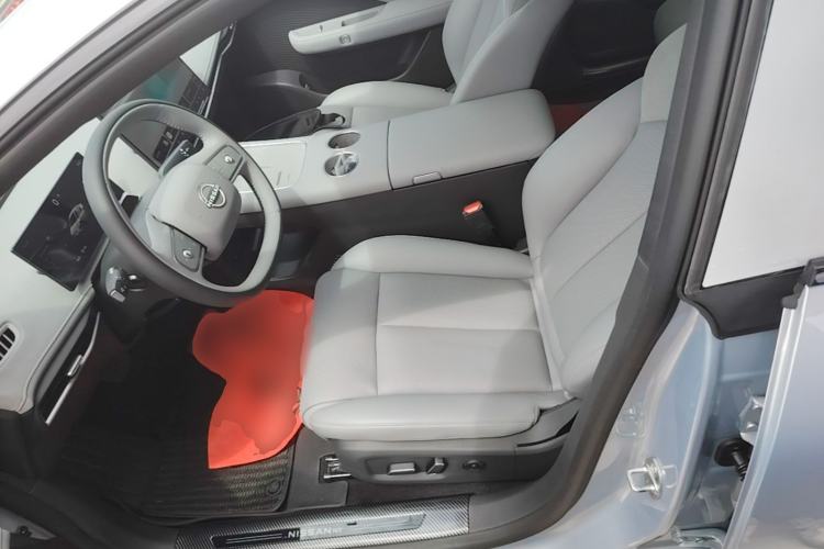 Used Nissan N7 2025 625 Max Left Front Seat