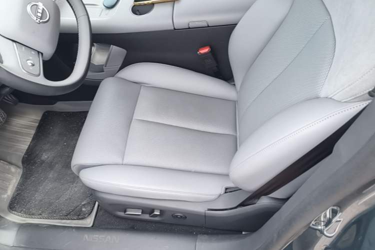Used Nissan N7 2025 510 Max Left Front Seat