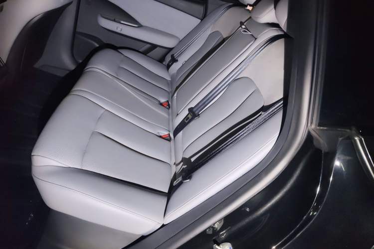 Used Nissan N7 2025 510 Pro Left Rear Seat