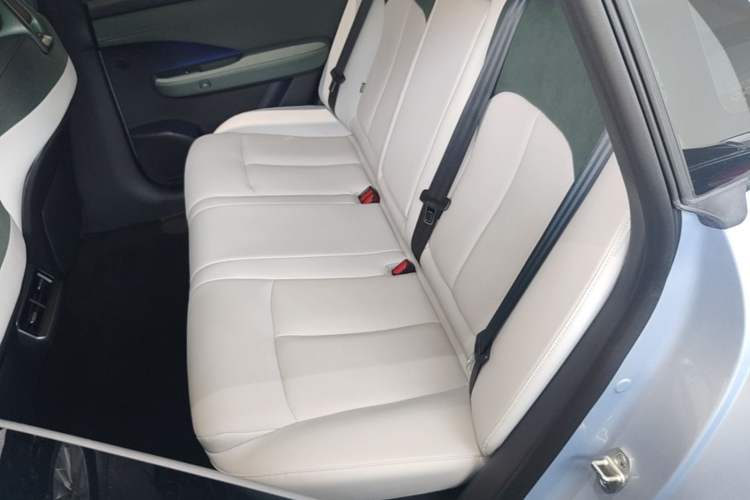 Used Nissan N7 2025 625 Max Left Rear Seat
