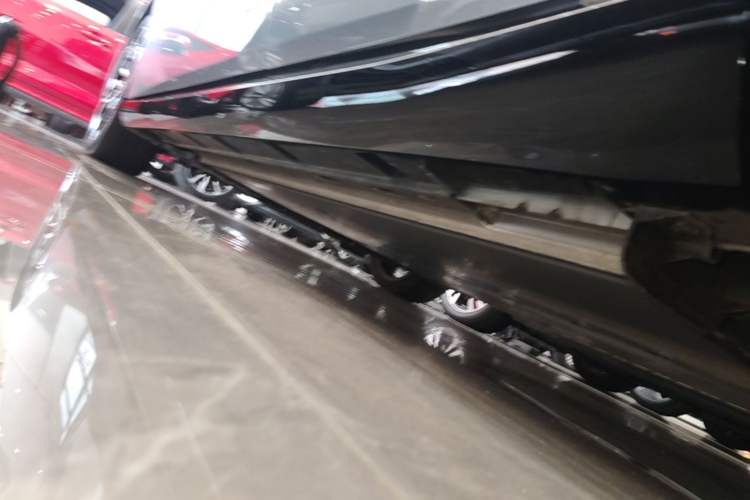 Used Nissan N7 2025 625 Max Left Side Sill