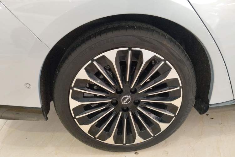 Used Nissan N7 2025 625 Max Right Rear Wheel Hub