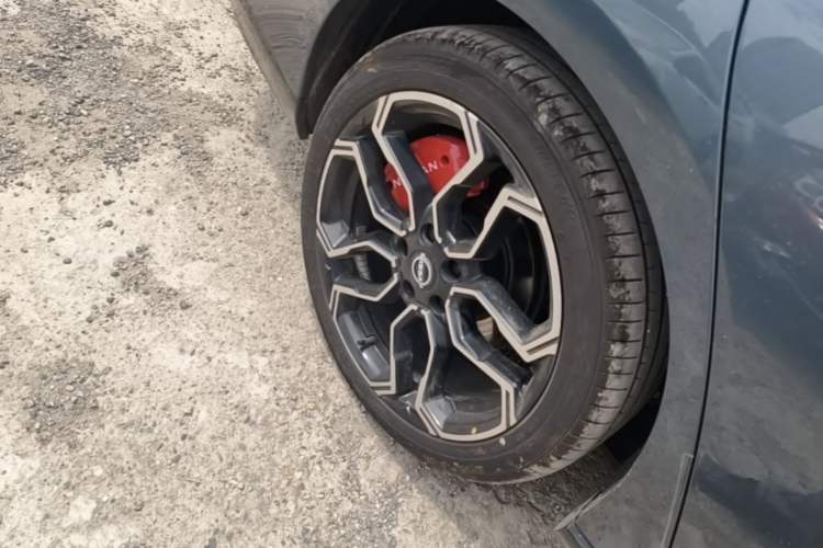 Used Nissan N7 2025 510 Max Right Rear Wheel Hub