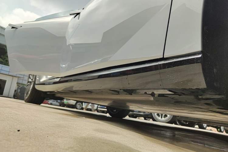 Used Nissan N7 2025 510 Max Right Side Sill