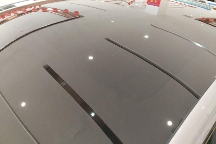 Used Nissan N7 2025 625 Max Roof