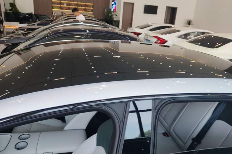 Used Nissan N7 2025 625 Max Roof