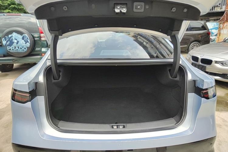 Used Nissan N7 2025 510 Max Trunk