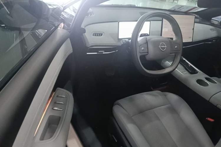 Used Nissan N7 2025 510 Max Driver Seat