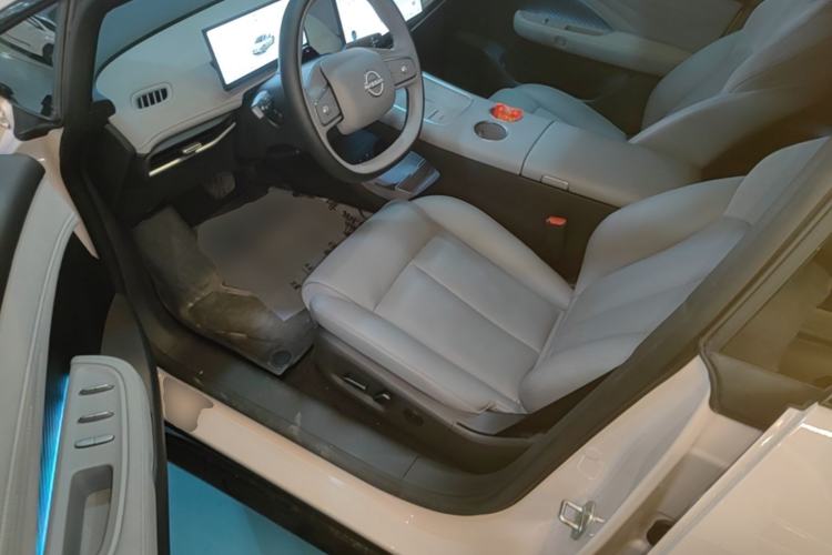 Used Nissan N7 2025 625 Max Driver Seat