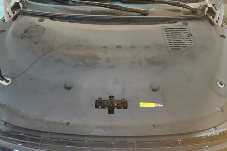 Used Nissan N7 2025 625 Max Engine Bay