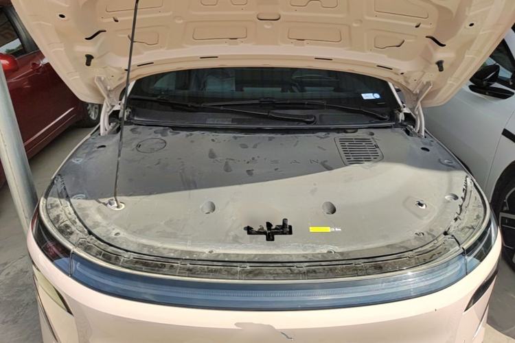 Used Nissan N7 2025 625 Max Engine Bay