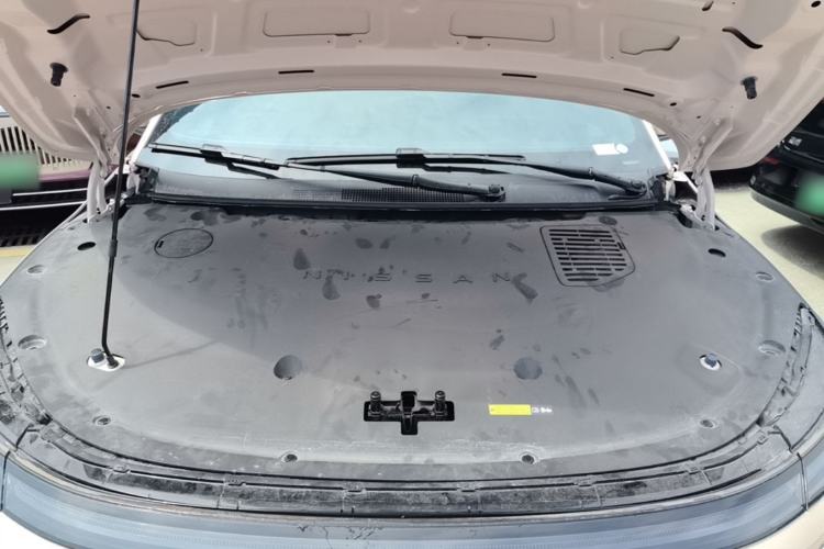 Used Nissan N7 2025 625 Max Engine Bay