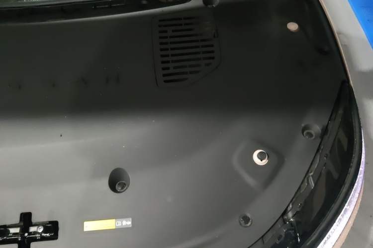 Used Nissan N7 2025 510 Pro Engine Bay Left