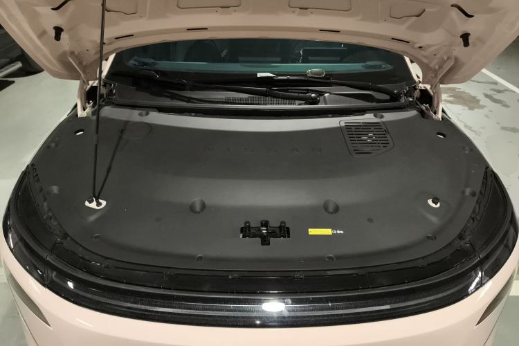 Used Nissan N7 2025 625 Max Engine Bay