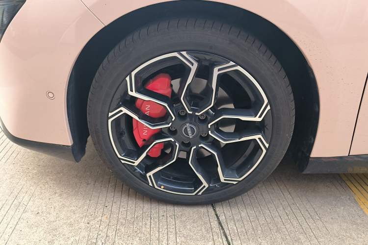 Used Nissan N7 2025 625 Max Exterior 1