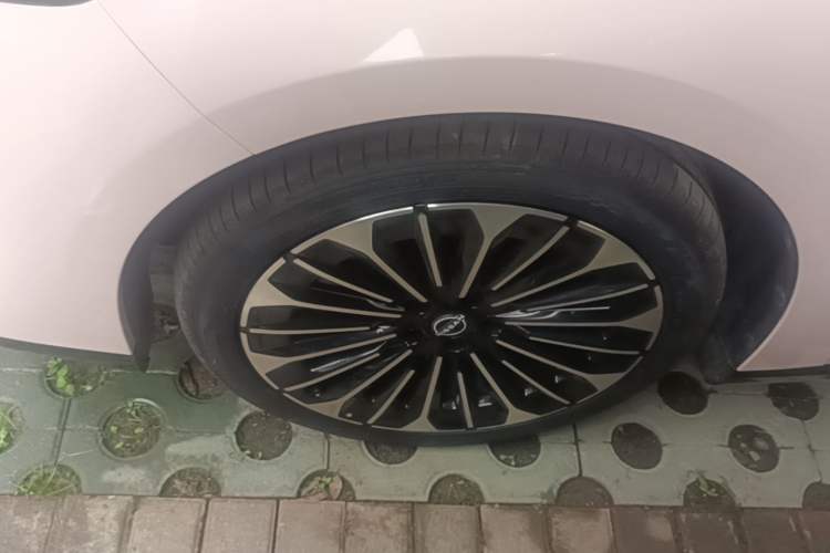 Used Nissan N7 2025 510 Pro Exterior 2