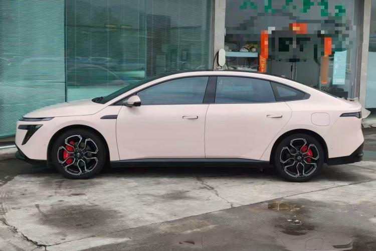 Used Nissan N7 2025 625 Max Exterior 3