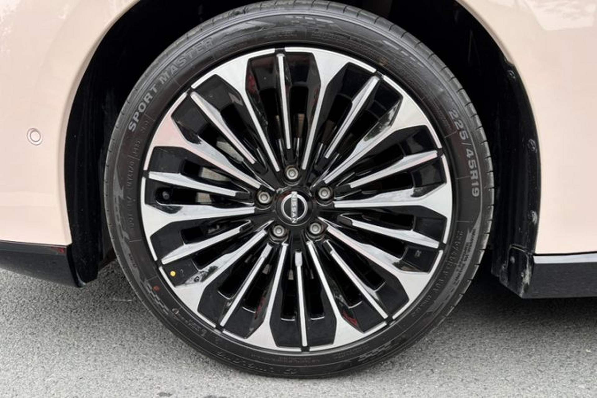 Used Nissan N7 2025 510 Max Exterior 5