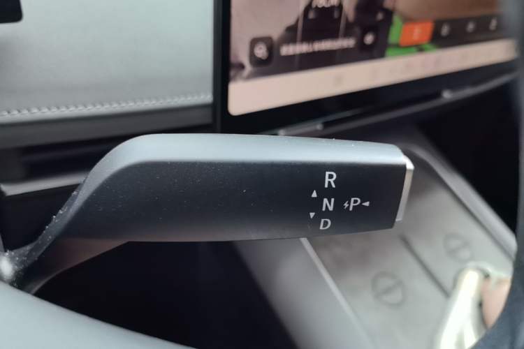 Used Nissan N7 2025 625 Max Gear Lever