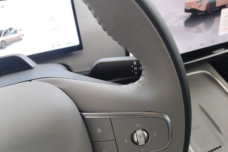 Used Nissan N7 2025 625 Max Gear Lever